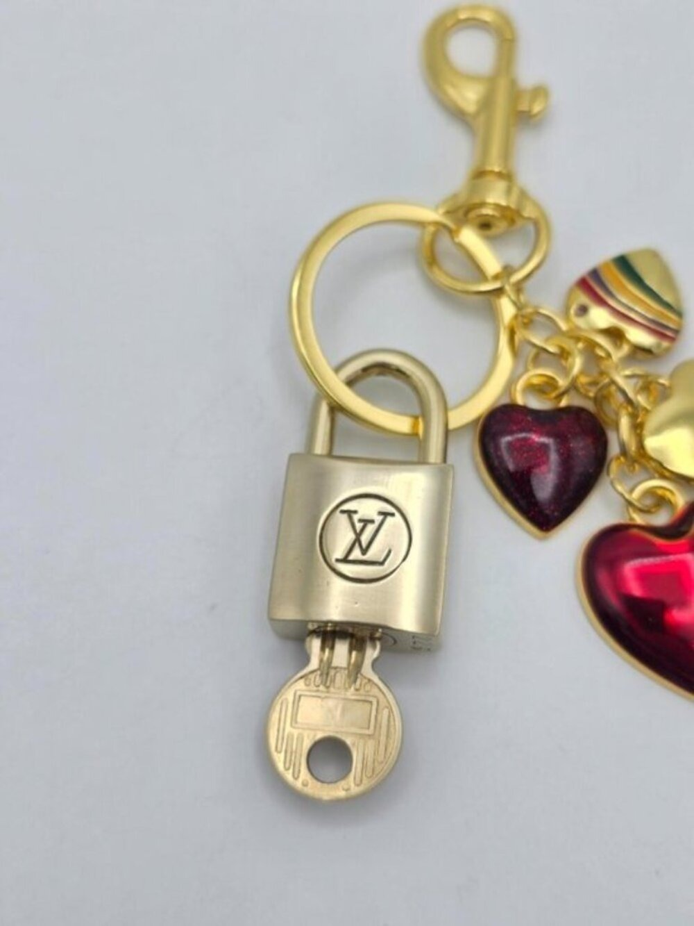 Louis Vuitton Authentic Gold Padlock 🔑 Key + Unbranded Hearts Stylish Bag Charm - Picture 7 of 7